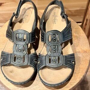 Clarks Leisa Vine Ultimate Comfort Collection Black Sandals 8